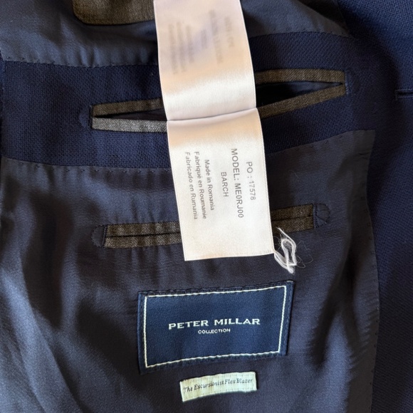 Peter Millar Excursionist Flex Blazer – Size 44R – Navy Wool-Silk Blend - Picture 4 of 9